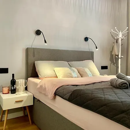 Premium Place Podchorazych 公寓