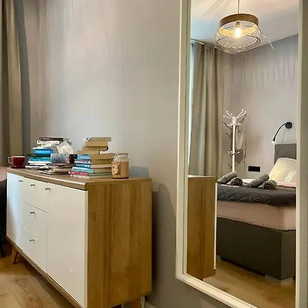 Premium Place Podchorazych 公寓 *